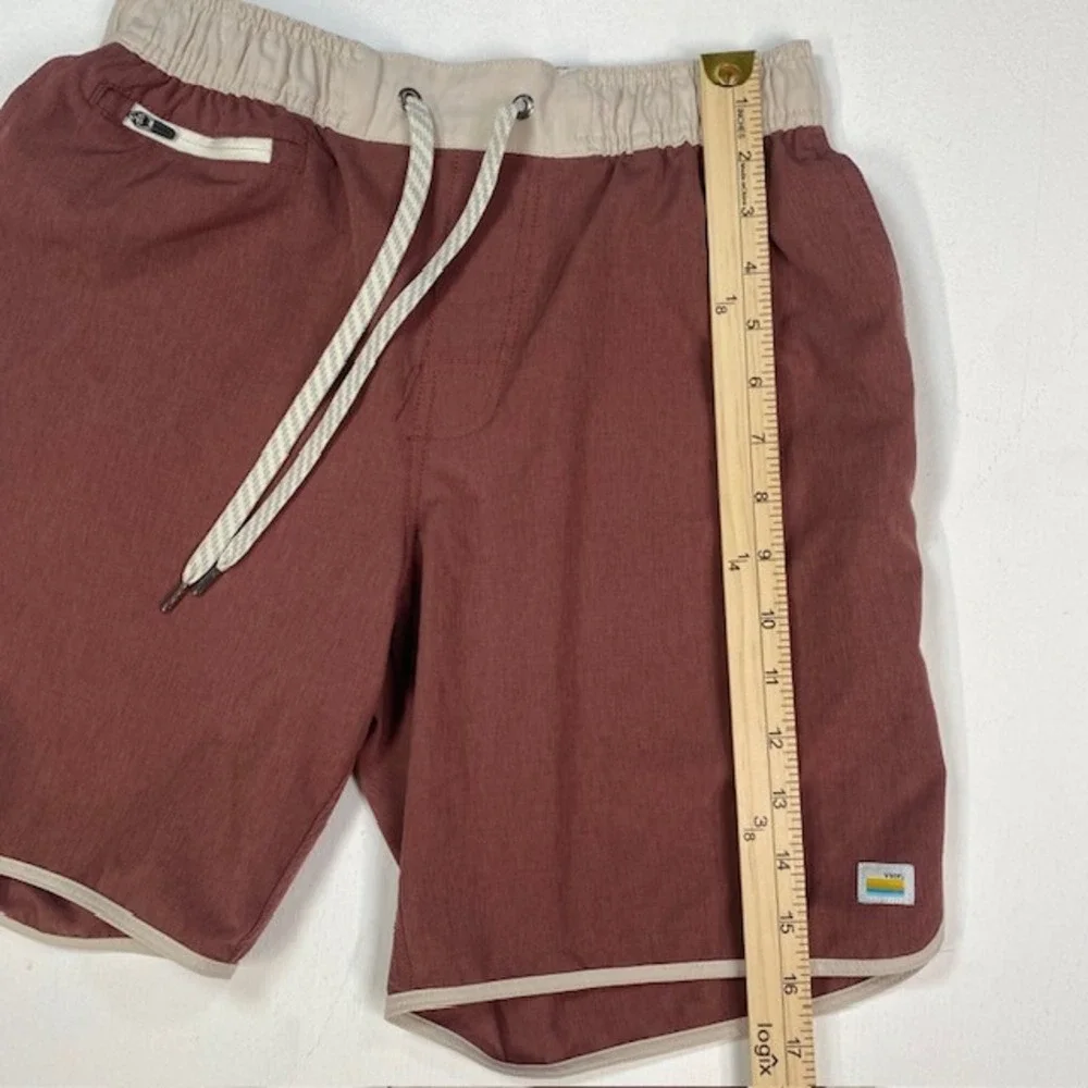 Vuori V330 Cruise Boardshorts Mens Small Mahogany Red 4-Way Stretch Swim‎ Shorts